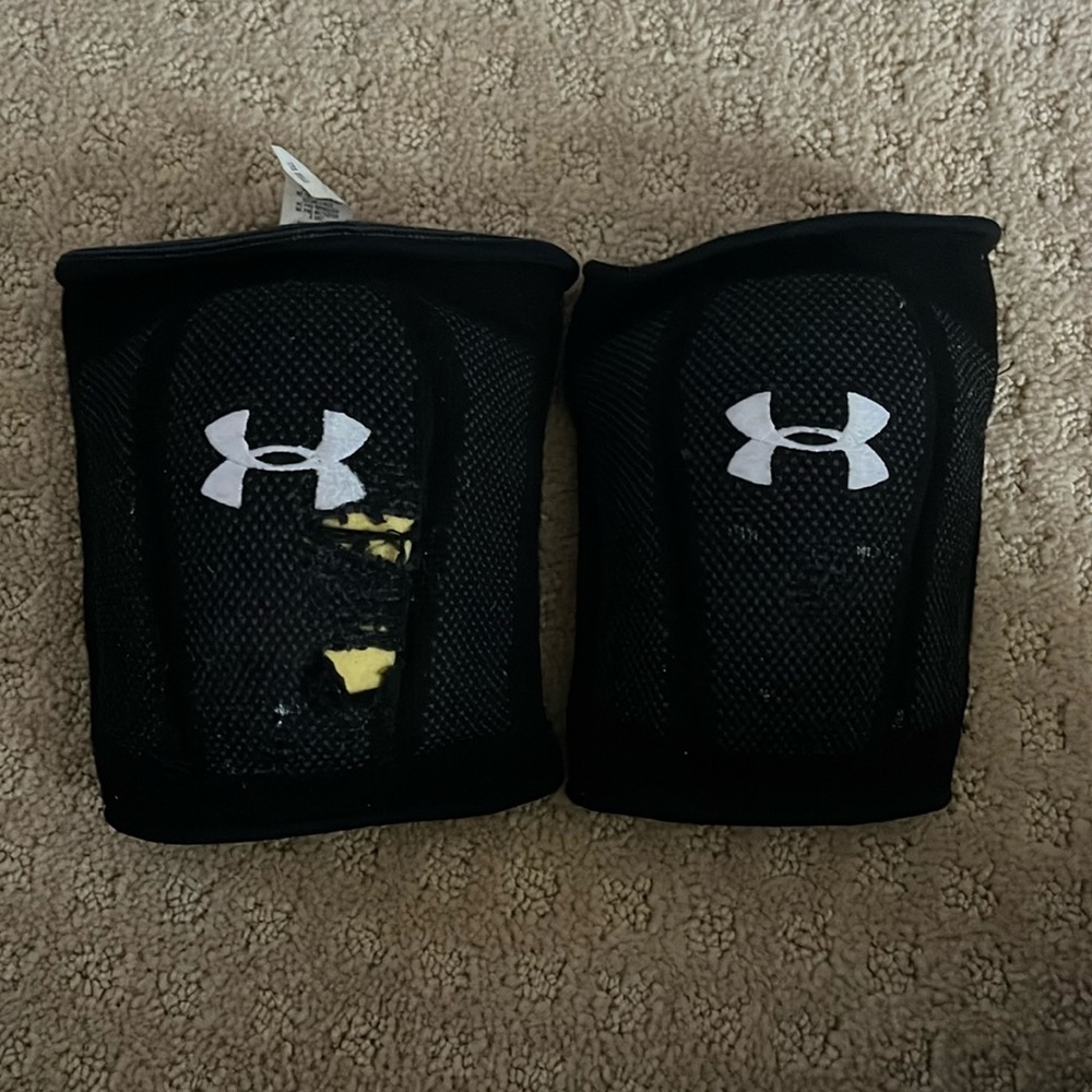 Under Armour kneepads